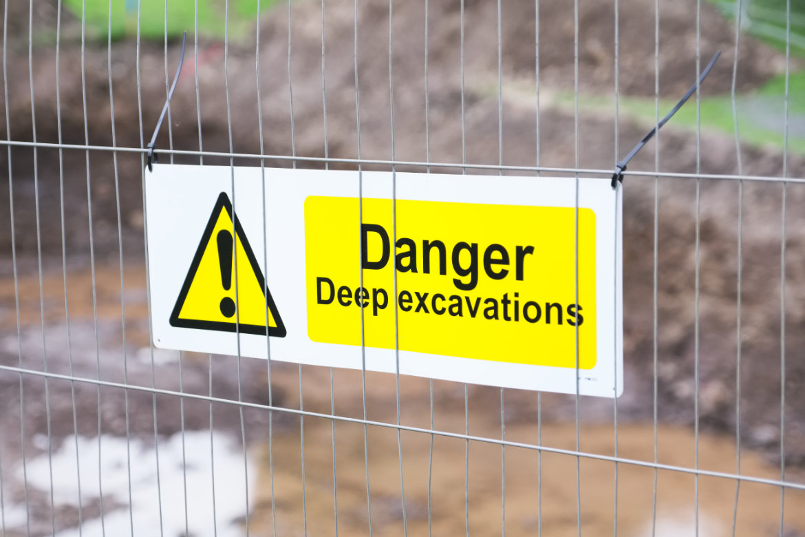 danger excavations sign