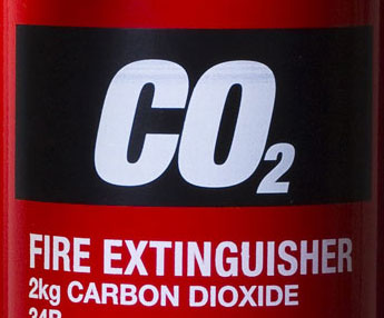 Carbon dioxide type fire extinguisher