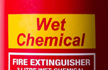 Wet chemical type fire extinguisher